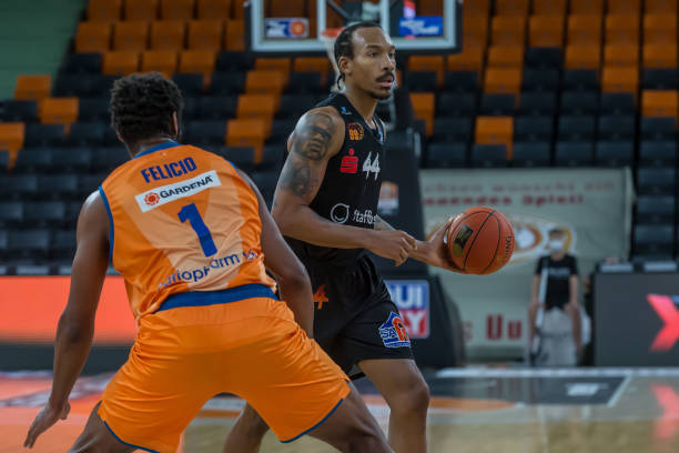 费内巴切的 费内巴切的