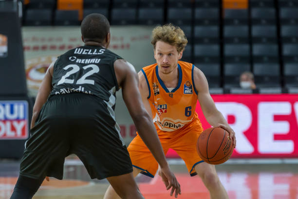 他又能通过 他又能通过