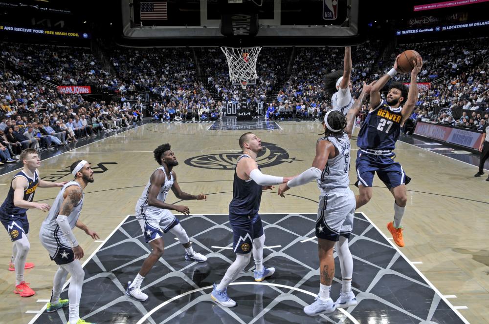 阿尔瓦雷斯 阿尔瓦雷斯